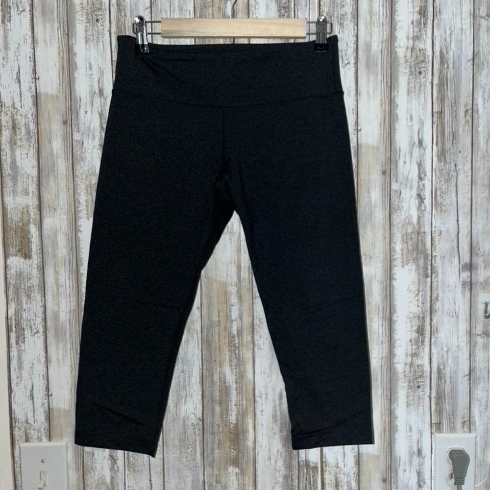 lululemon cropped leggings size 8 dark grey
